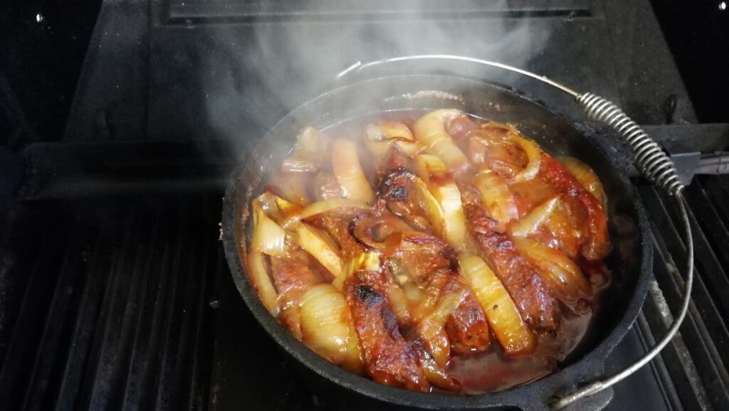 Schichtfleisch aus dem Dutch Oven - Ein einfaches und köstliches Rezept