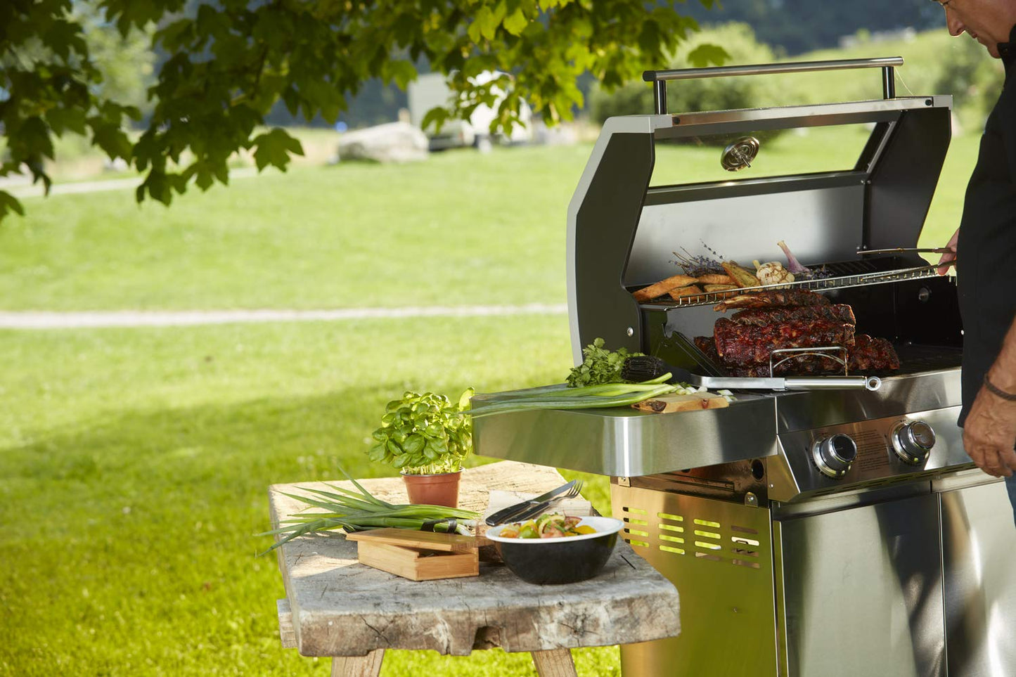 🔥 RÖSLE Gasgrill BBQ-Station VIDERO G4 | Edelstahl-Gasgrill mit 4x 3,5 kW Brennern & Seitenbrenner, Sichtfenster & Thermometer – Komfort pur beim Grillen