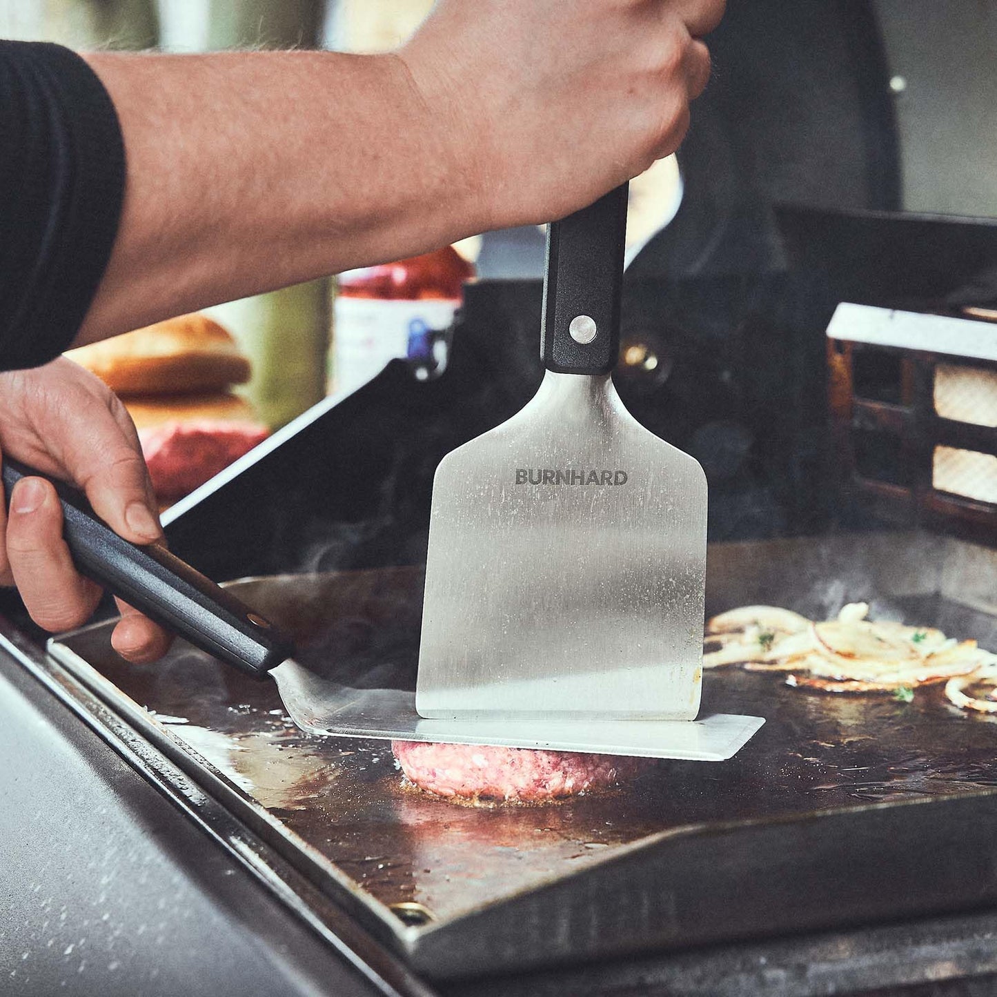 🔥 BURNHARD Big Fred Deluxe Series 3 – 4-Brenner Gasgrill mit Infrarot-Keramikbrenner (900 °C), Backburner, Seitenkochfeld & Edelstahl-Trolley inkl. Grillabdeckung